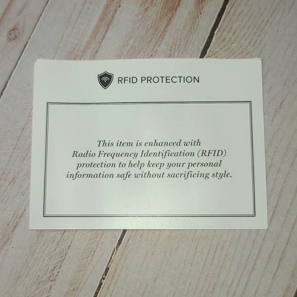 Vera Bradley Midtown RFID Wristlet NWT - Picture 8 of 8